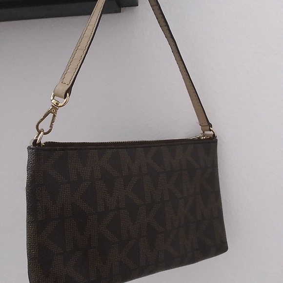 Michael Kors brown handbag - Picture 3 of 4